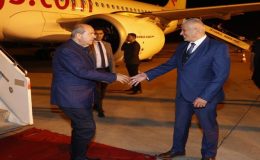 Cumhurbaşkanı Ersin Tatar, Türkiye’de meydana gelen Kahramanmaraş merkezli depremlerden etkilenen üç ile taziye ziyaretini tamamlayarak yurda döndü