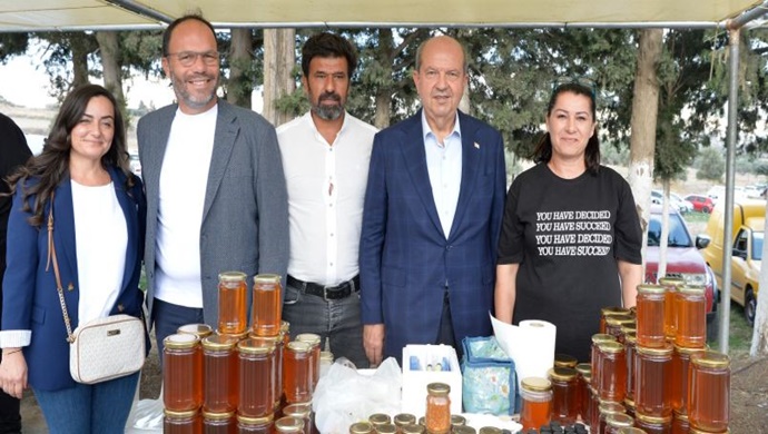 Cumhurbaşkanı Ersin Tatar, Topçuköy Bal Festivali’ne katıldı