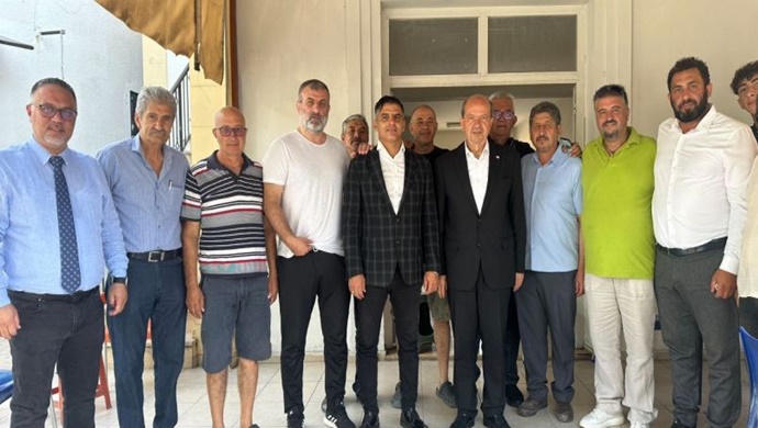 Cumhurbaşkanı Ersin Tatar, Alsancak Bölgesi’nde halkla bayramlaştı