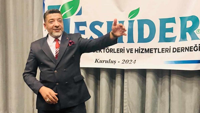 TESHİDER TÜM TEMİZLİK SEKTÖRLERİ VE HİZMETLERİ DERNEK BAŞKANI AYNI ZAMAN DA ARENA VE TEMİZLİK İLAÇLAMA ŞİRKETLERİ YÖNETİM KURULU BAŞKANI OSMAN GÜLAÇTI`DAN 29 EKİM CUMHURİYET BAYRAMI MESAJI