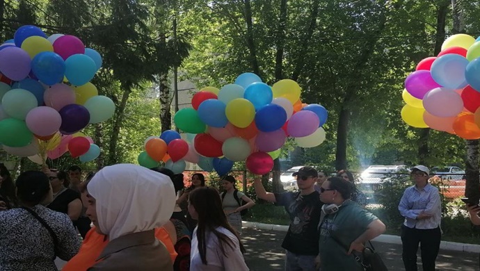 Birleşik Rusya üyeleri Kazan hastanesinde genç hastaları ziyaret etti