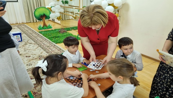 Birleşik Rusya milletvekilleri Mahaçkale’de okul öncesi çocuklara yönelik eko-dersler düzenledi