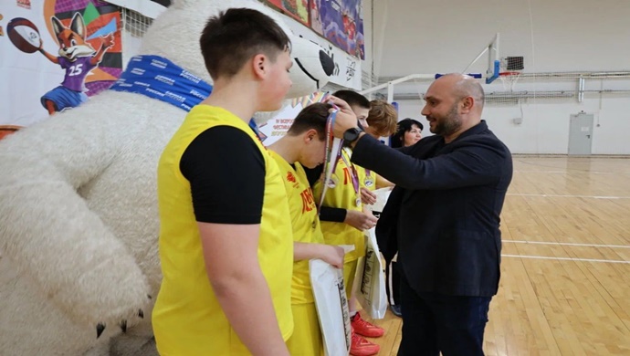 Birleşik Rusya parti projesi “Çocuk Sporları” kapsamında Nijniy Novgorod’da 3×3 sokak basketbolu festivali düzenlendi