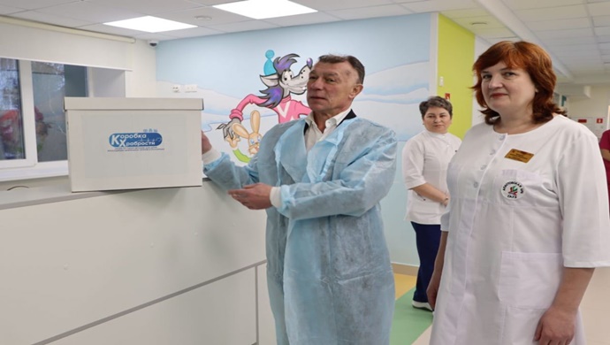 İyileşmeye yönelik hediyeler: Birleşik Rusya Devlet Duması milletvekilleri “Cesaret Kutusu” yardım etkinliğine katıldı