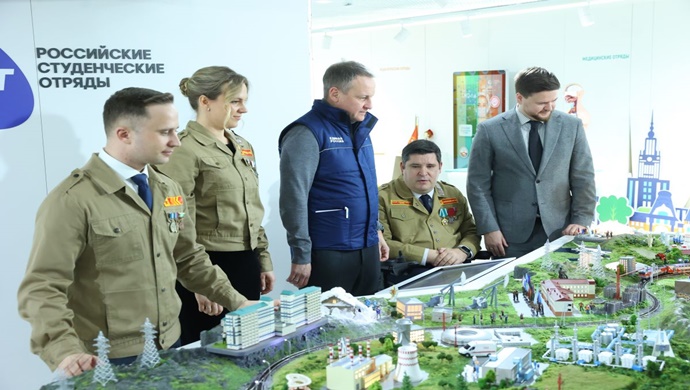 Alexander Sidyakin: Birleşik Rusya’nın yeni halk programı, öğrenci tugaylarını desteklemeye yönelik girişimleri de içerecek